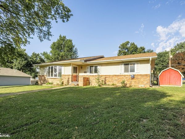 2001 Main Street, Hamburg, IA 51640