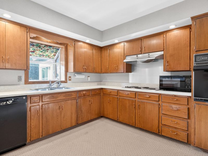 1312 Stratford Drive, Piqua, OH 45356 Photo 14