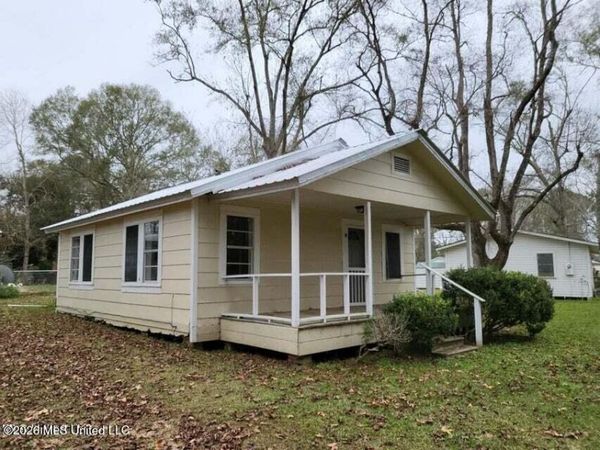 105 Florida Avenue, Leakesville, MS 39451