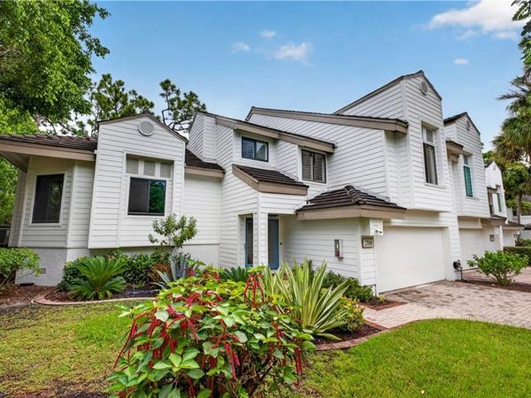 27008 Oakwood Lake DR, BONITA SPRINGS, FL 34134