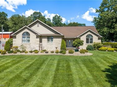 2705 Crooked Run Road NW, New Philadelphia, OH 44663