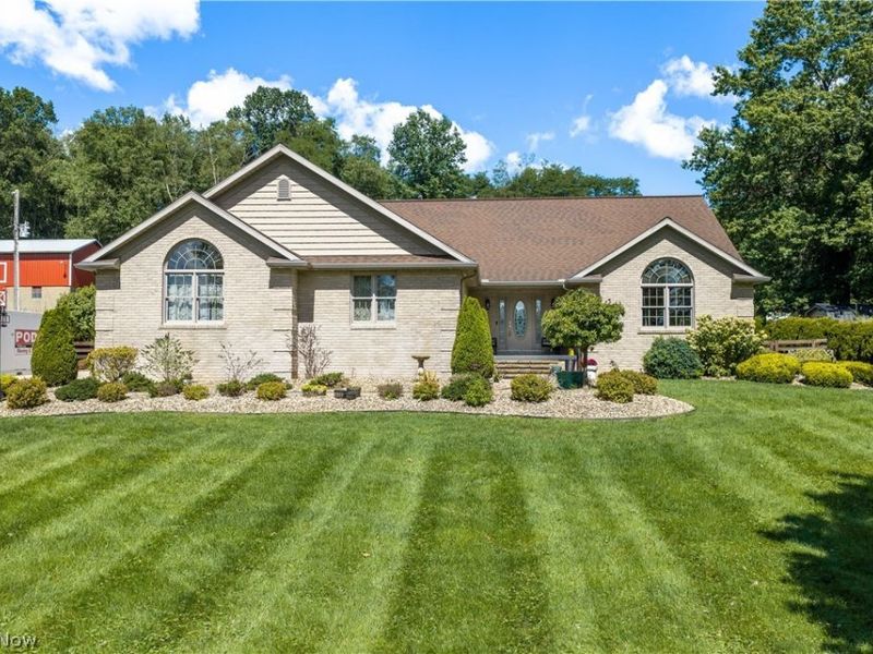 2705 Crooked Run Road NW, New Philadelphia, OH 44663 Photo 1