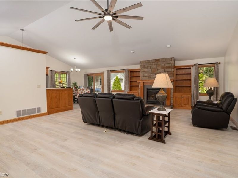 2705 Crooked Run Road NW, New Philadelphia, OH 44663 Photo 4