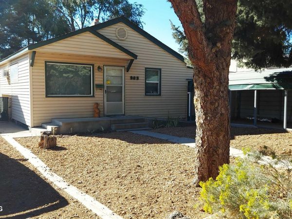 905 Utah St, Gooding, ID 83330