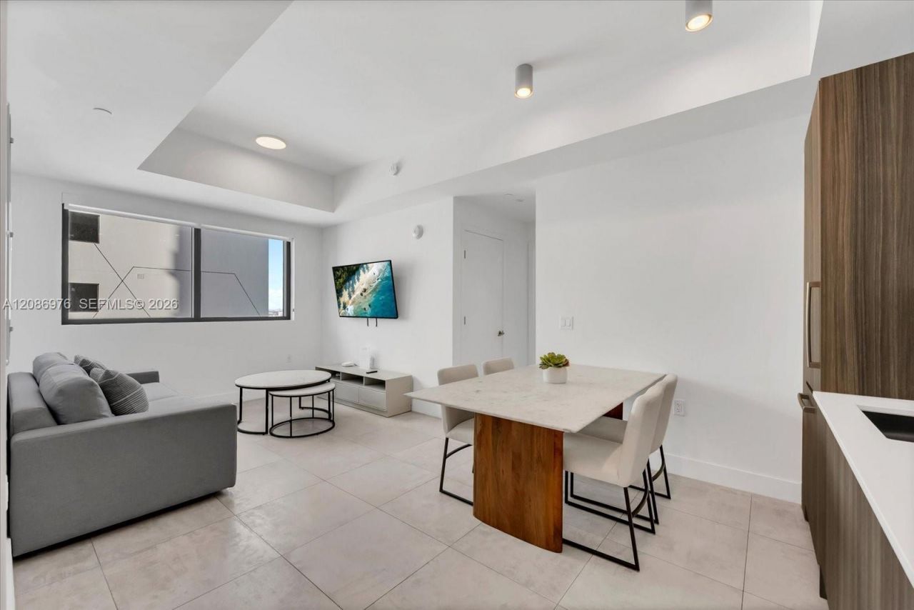 239 SW 9th St, Unit 1603, Miami, FL 33130 Photo