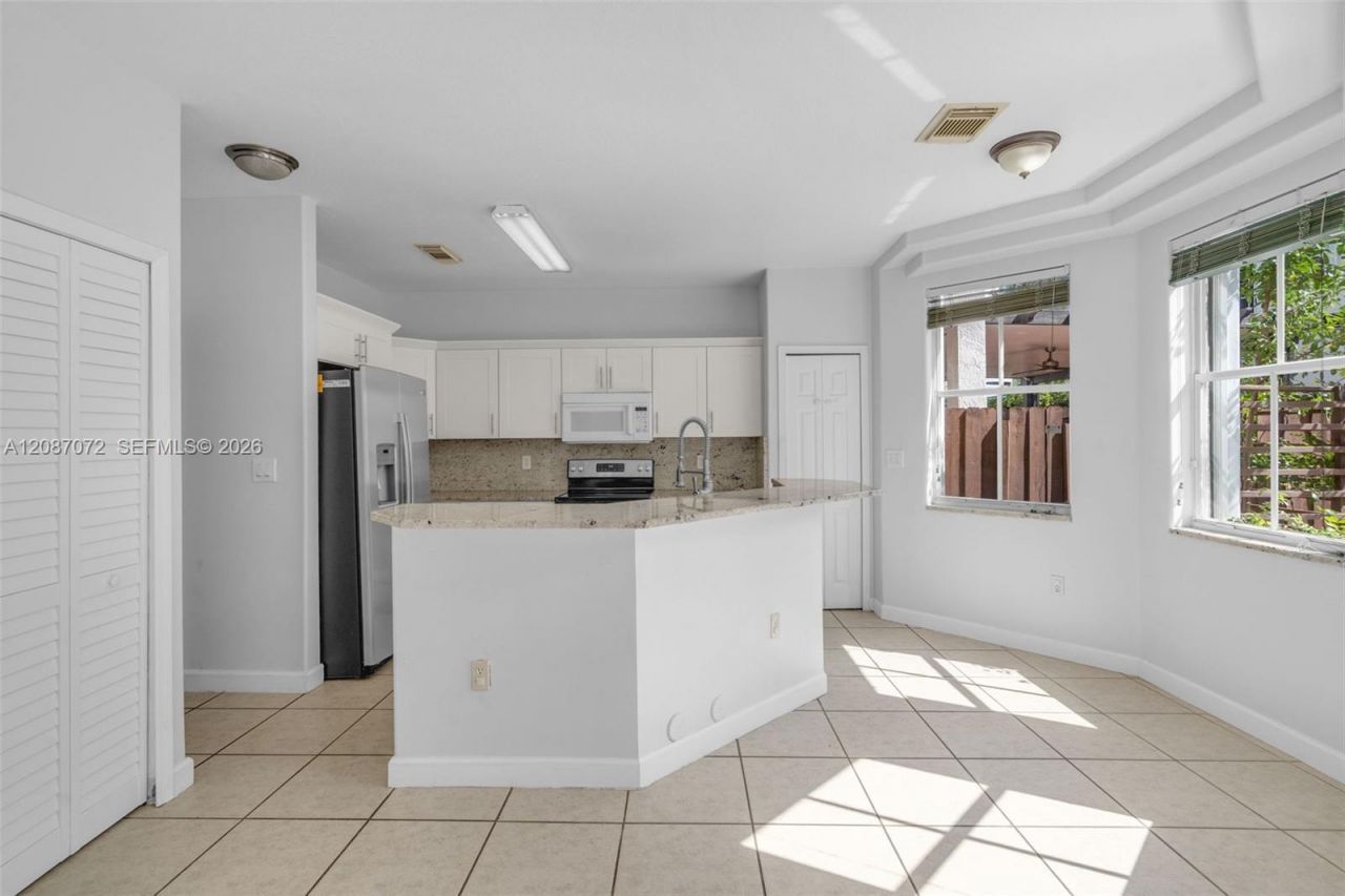 4873 NW 107th Path, Doral, FL 33178 Photo
