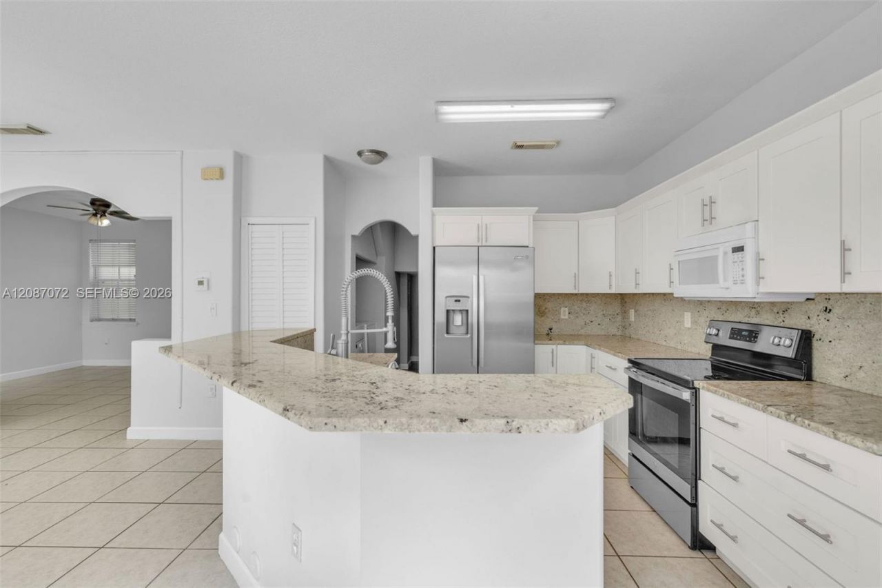 4873 NW 107th Path, Doral, FL 33178 Photo
