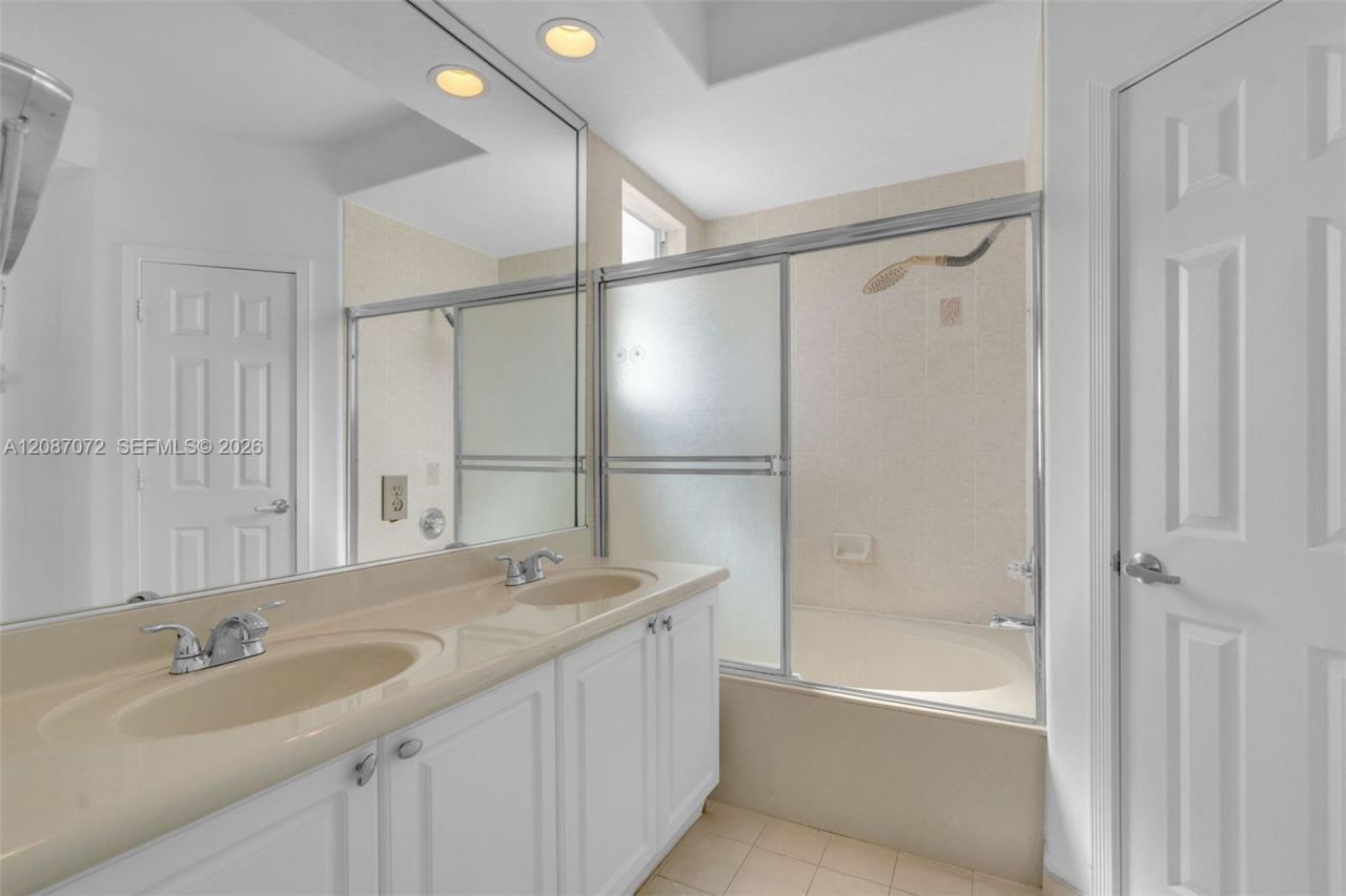 4873 NW 107th Path, Doral, FL 33178 Photo