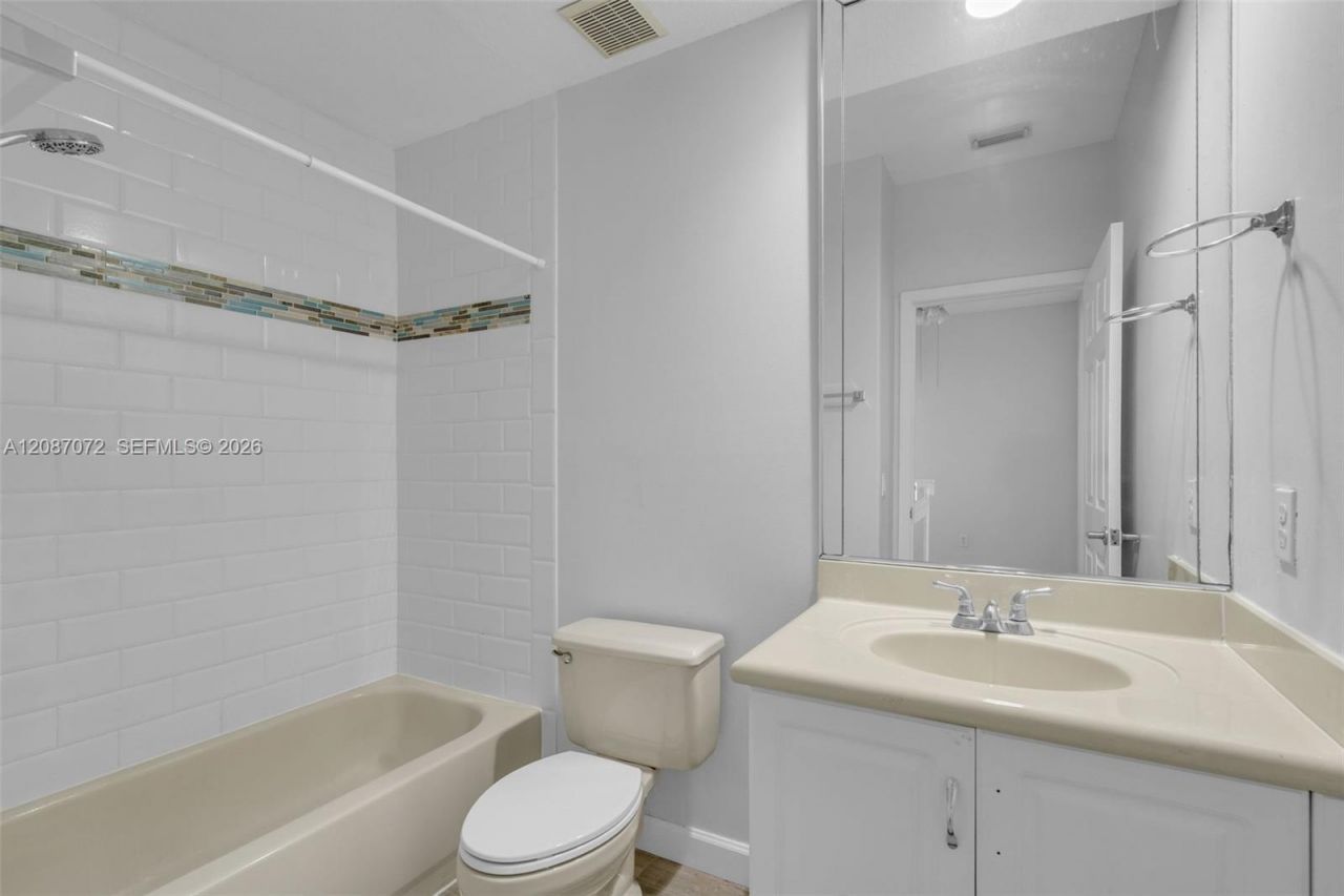 4873 NW 107th Path, Doral, FL 33178 Photo