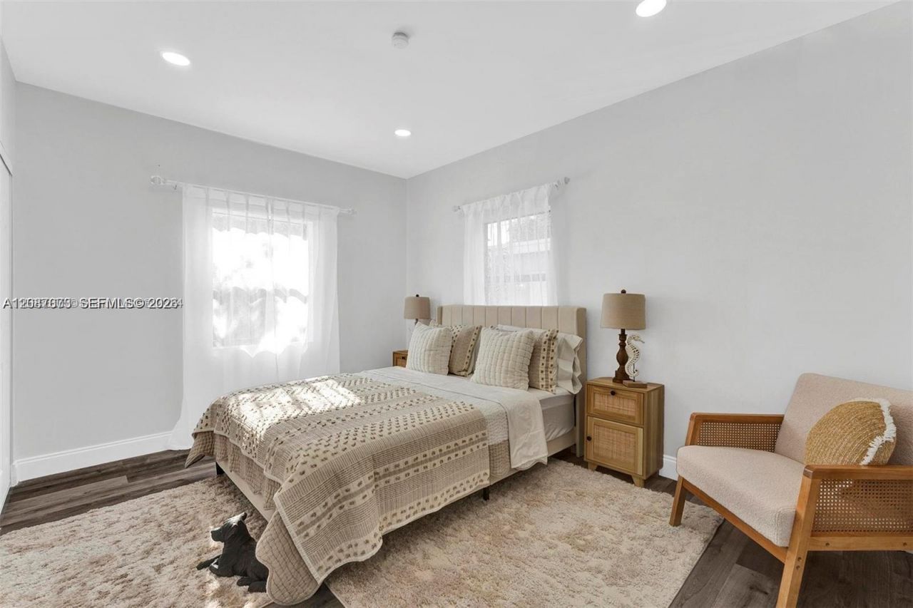 2320 NW 95th St, Unit 1, Miami, FL 33147 Photo