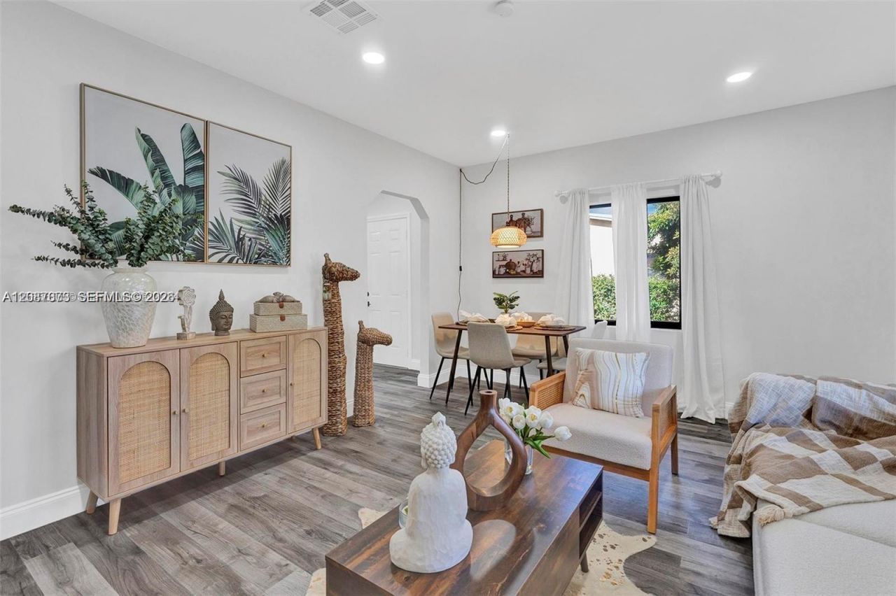 2320 NW 95th St, Unit 1, Miami, FL 33147 Photo