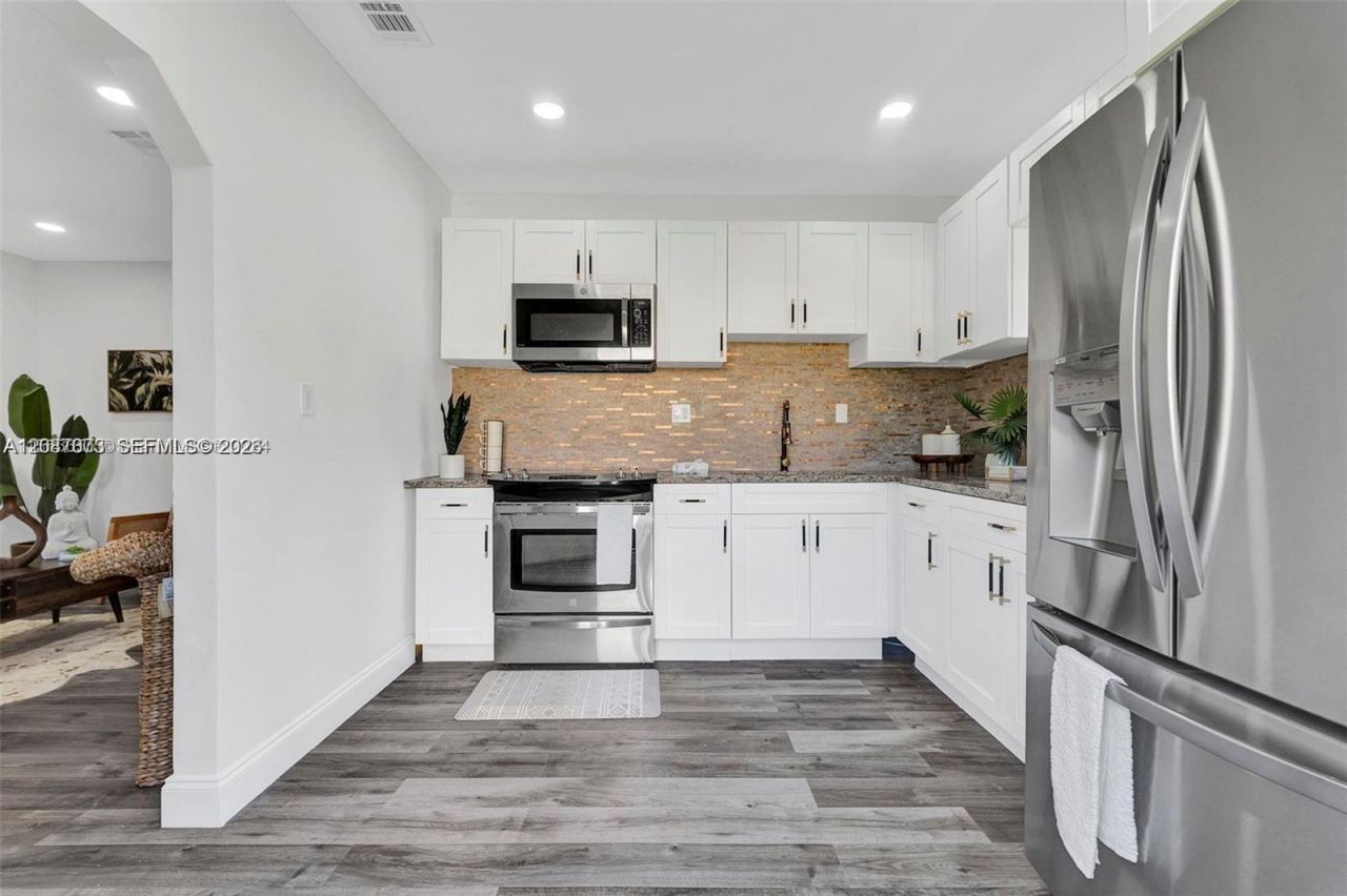 2320 NW 95th St, Unit 1, Miami, FL 33147 Photo