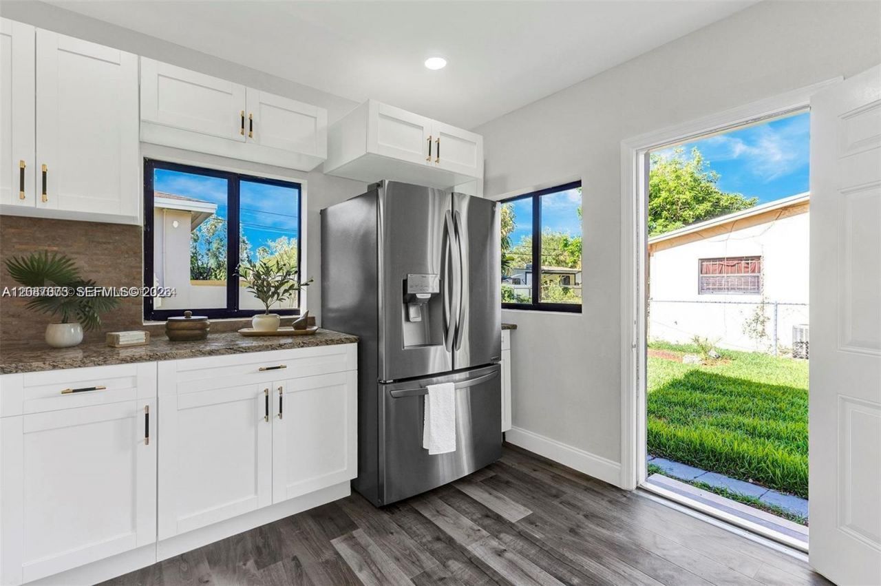 2320 NW 95th St, Unit 1, Miami, FL 33147 Photo