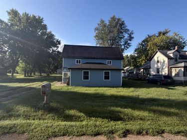 825 LINCOLN Street, WHITING, IA 51063