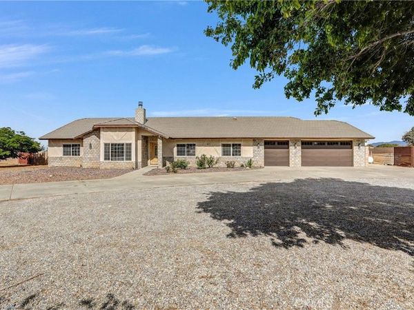 9522 Arrowhead Court, Phelan, CA 92371