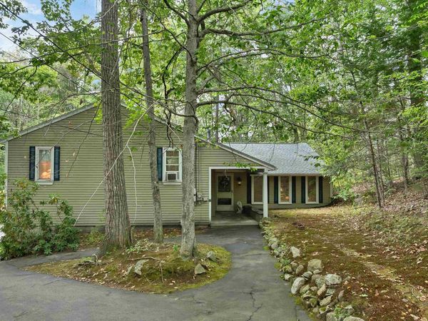 15 Abenaukee Drive, Wolfeboro, NH 03894