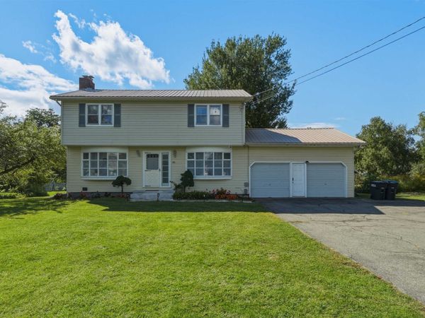 890 Essex Road, Williston, VT 05495
