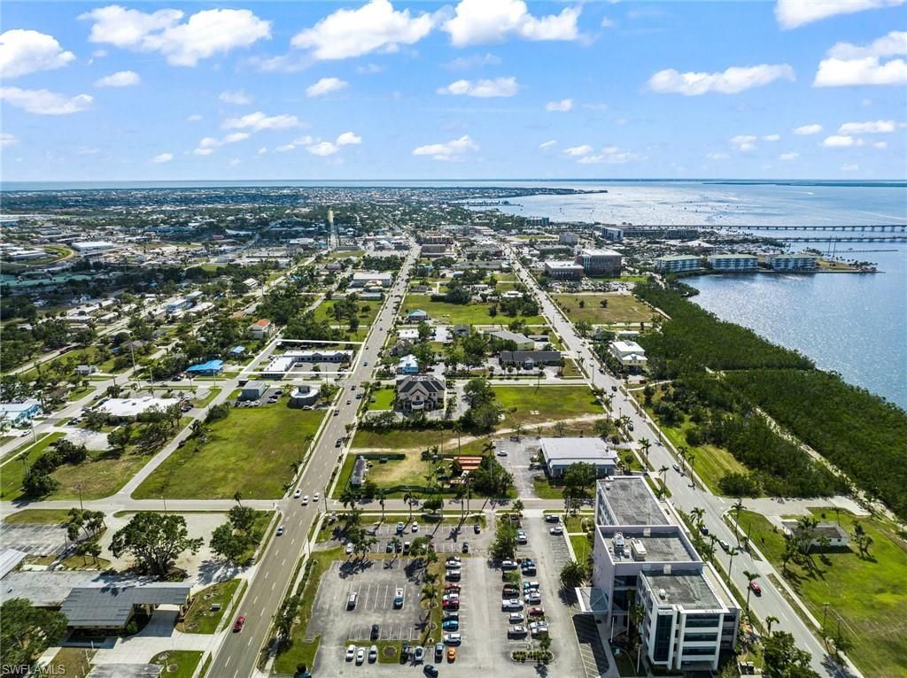 525 E Olympia Ave, Punta Gorda, FL 33950 Photo