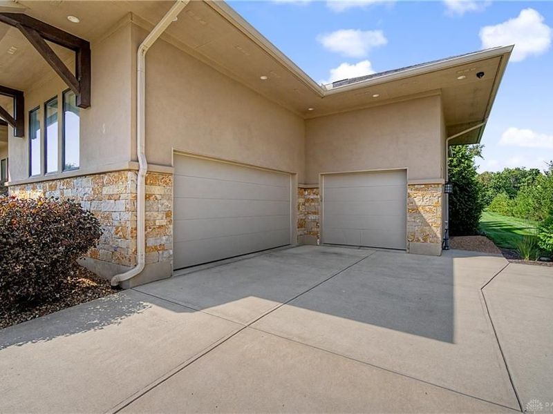 8303 Turning Leaf Crossing, Springboro, OH 45066 Photo 5