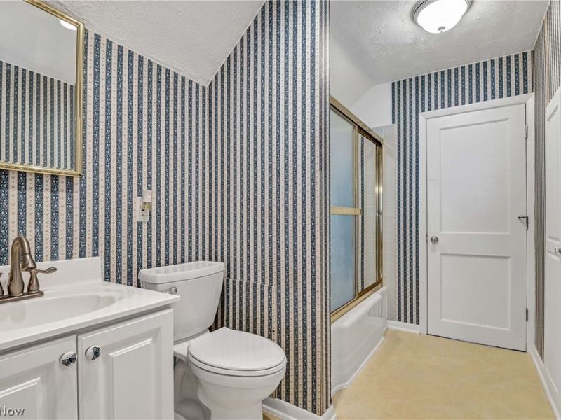 13305 Hazelwood Avenue, Lakewood, OH 44107 Photo 26