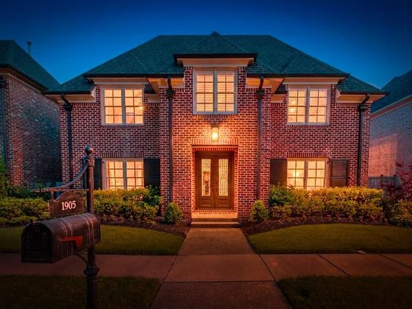 1905 ENCLAVE HOLLOW LN E, Germantown, TN 38139