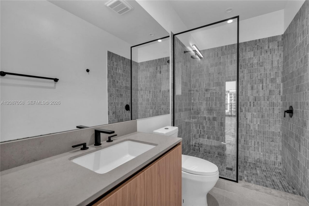 91 NW 27th St, Unit 502, Miami, FL 33127 Photo