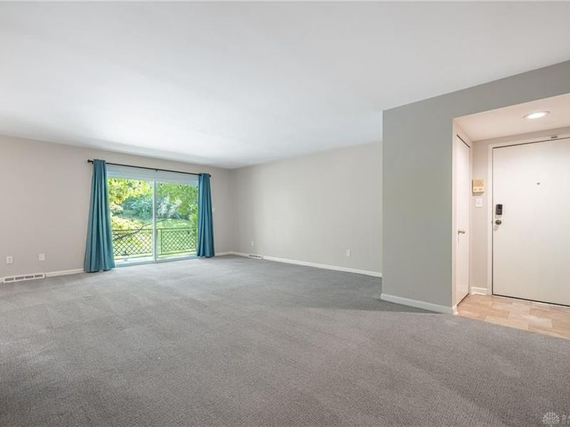 3215 Southdale Drive, Unit 7, Dayton, OH 45409 Photo 2