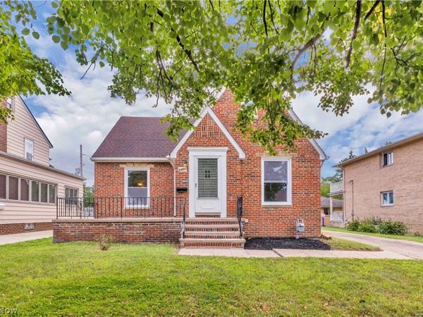 8401 Greenlawn Avenue , Parma, OH 44129