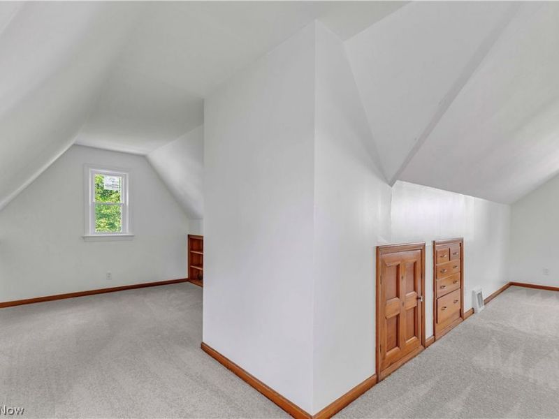 8401 Greenlawn Avenue, Parma, OH 44129 Photo 17