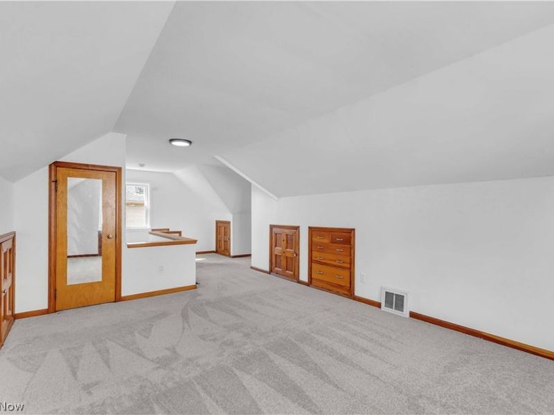 8401 Greenlawn Avenue, Parma, OH 44129 Photo 20