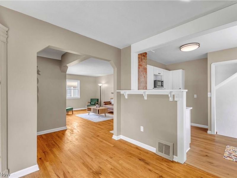 8401 Greenlawn Avenue, Parma, OH 44129 Photo 3