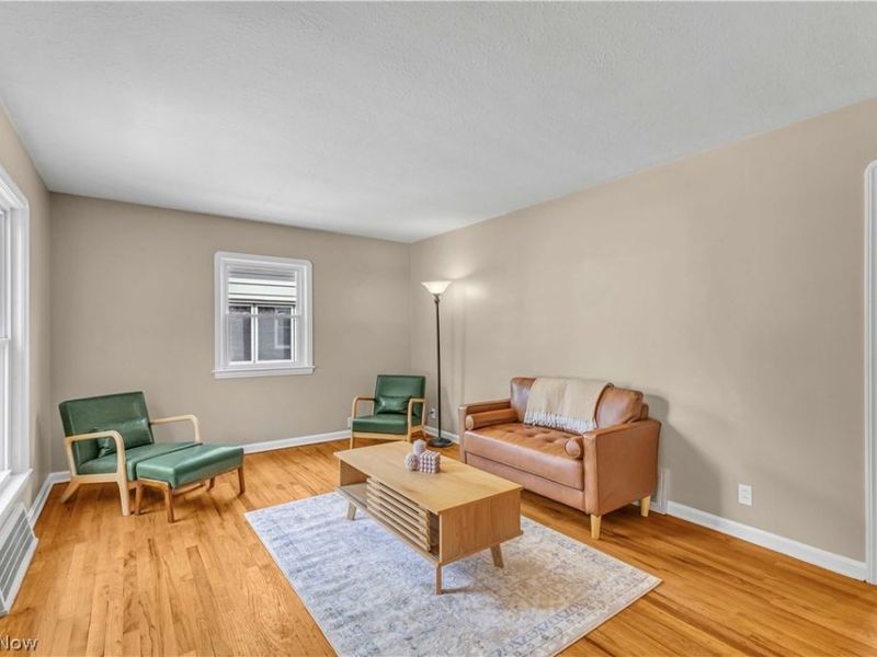 8401 Greenlawn Avenue, Parma, OH 44129 Photo 4