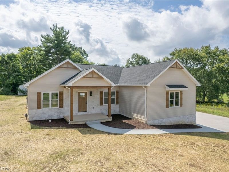 4327 Skycrest Drive NW, Canton, OH 44718 Photo 1