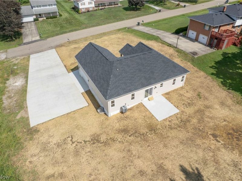 4327 Skycrest Drive NW, Canton, OH 44718 Photo 3