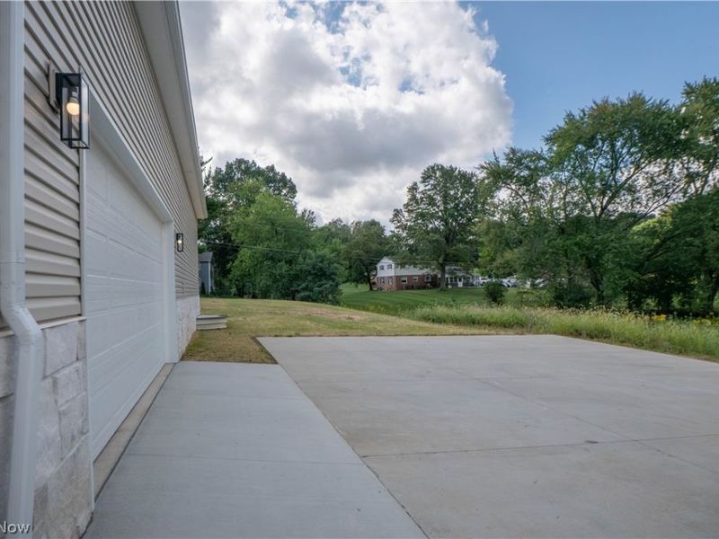 4327 Skycrest Drive NW, Canton, OH 44718 Photo 37