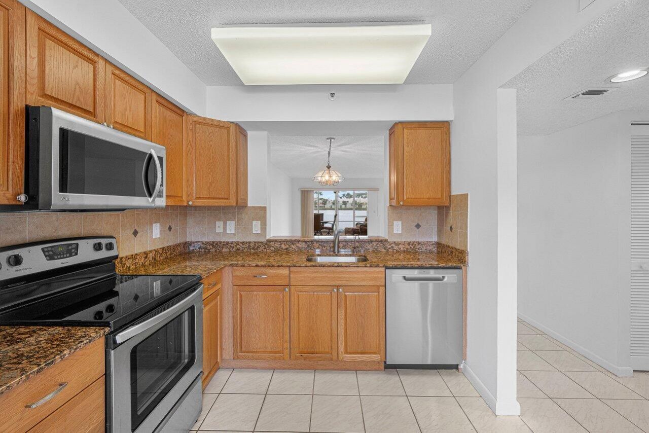 6112 Huntwick Terrace, Unit 102, Delray Beach, FL 33484 Photo