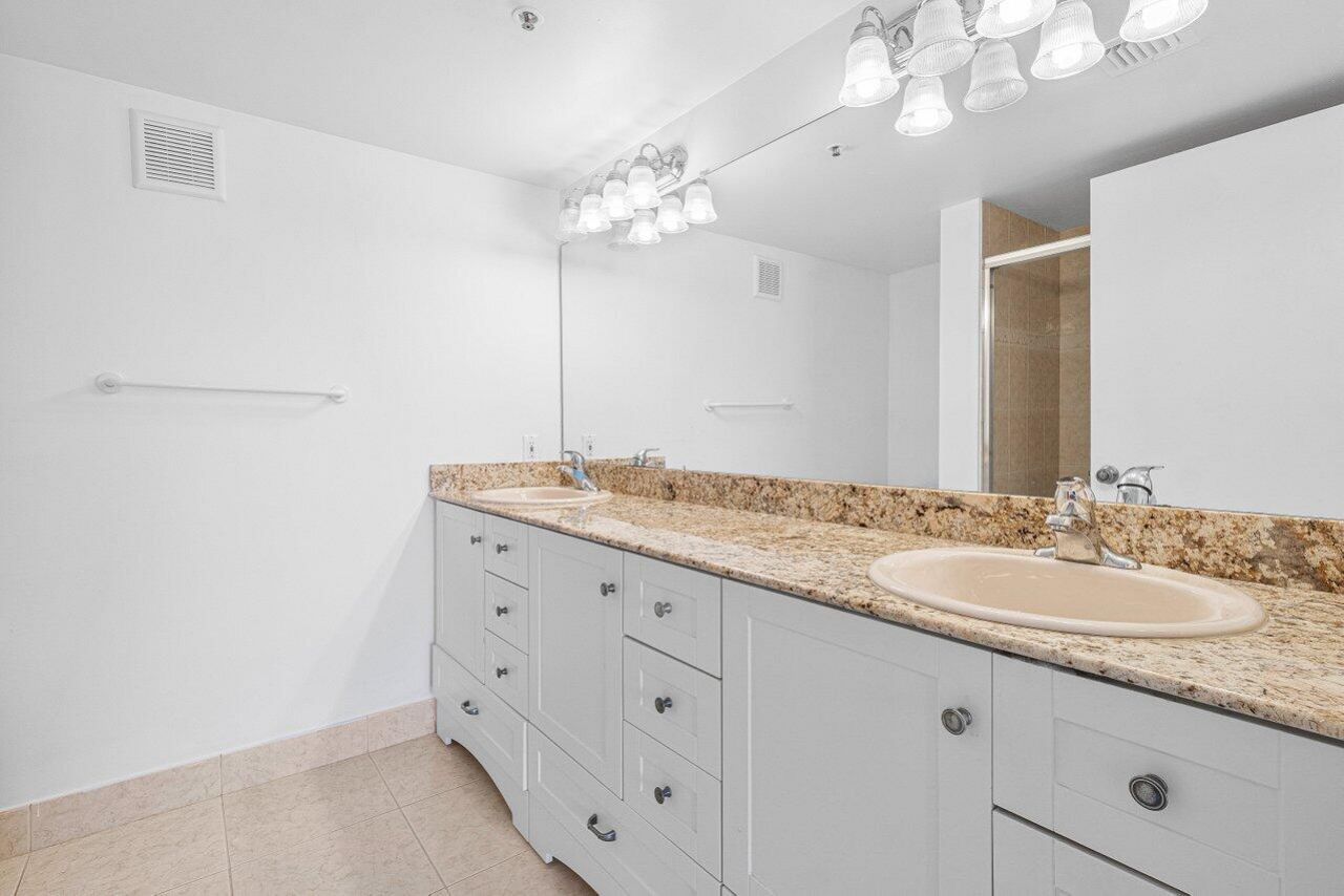 6112 Huntwick Terrace, Unit 102, Delray Beach, FL 33484 Photo