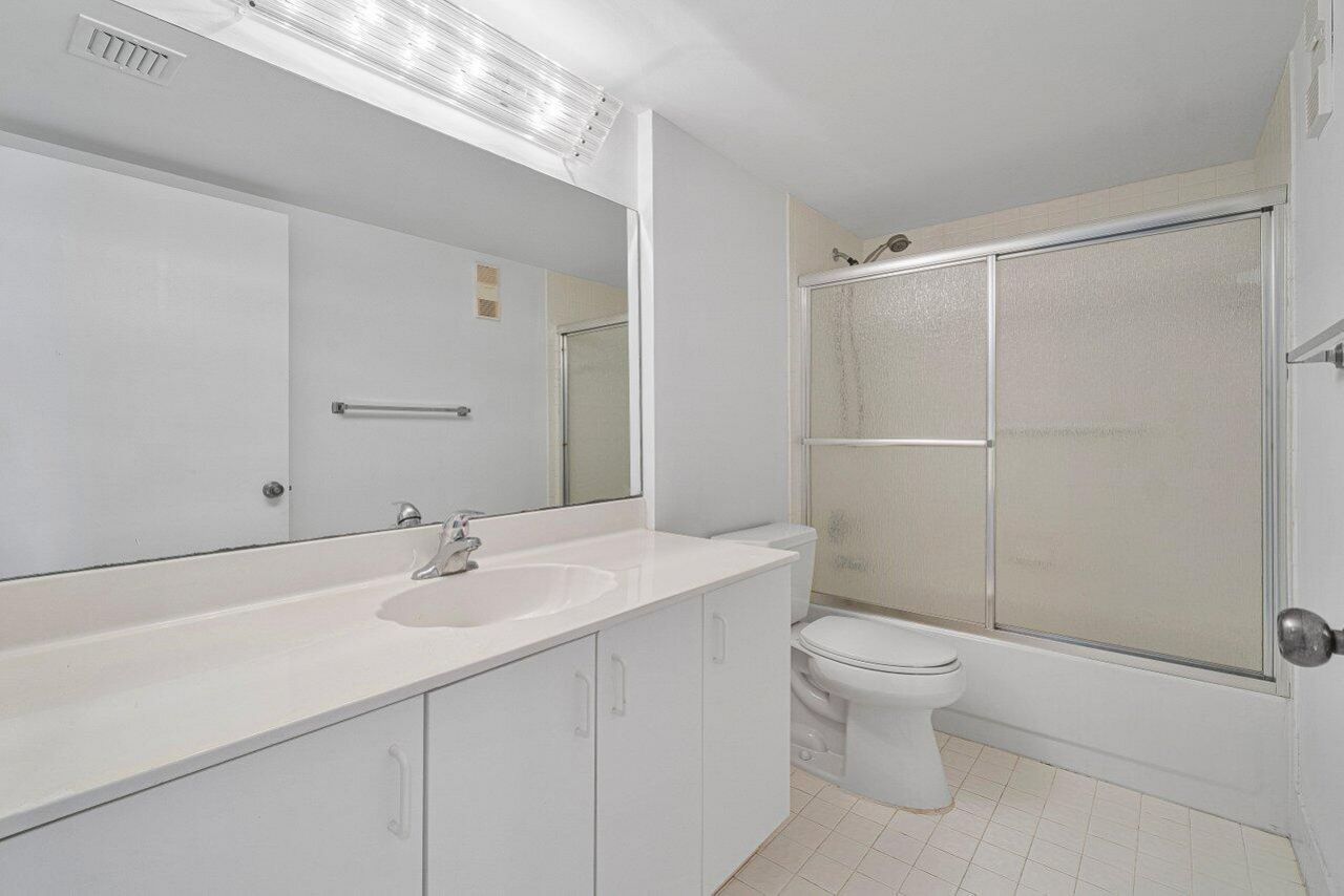 6112 Huntwick Terrace, Unit 102, Delray Beach, FL 33484 Photo