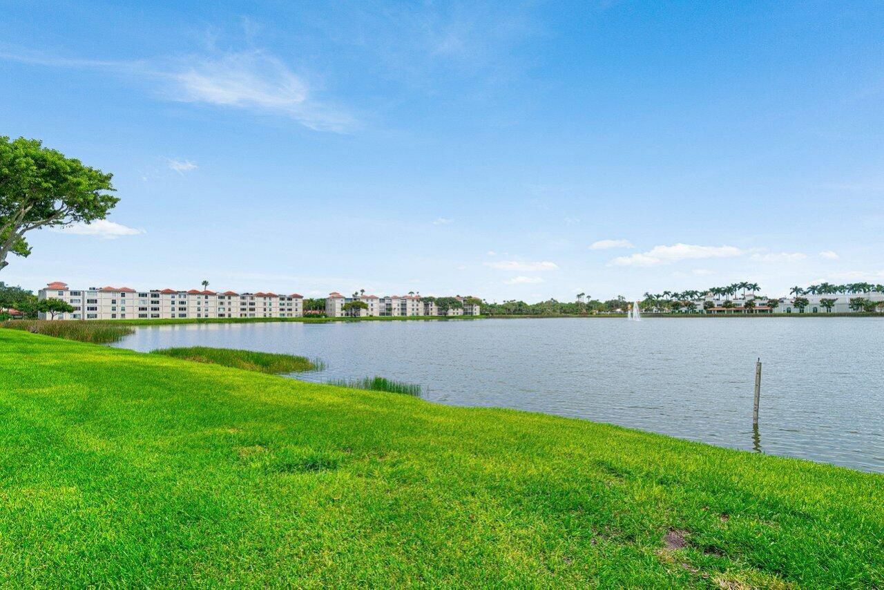 6112 Huntwick Terrace, Unit 102, Delray Beach, FL 33484 Photo