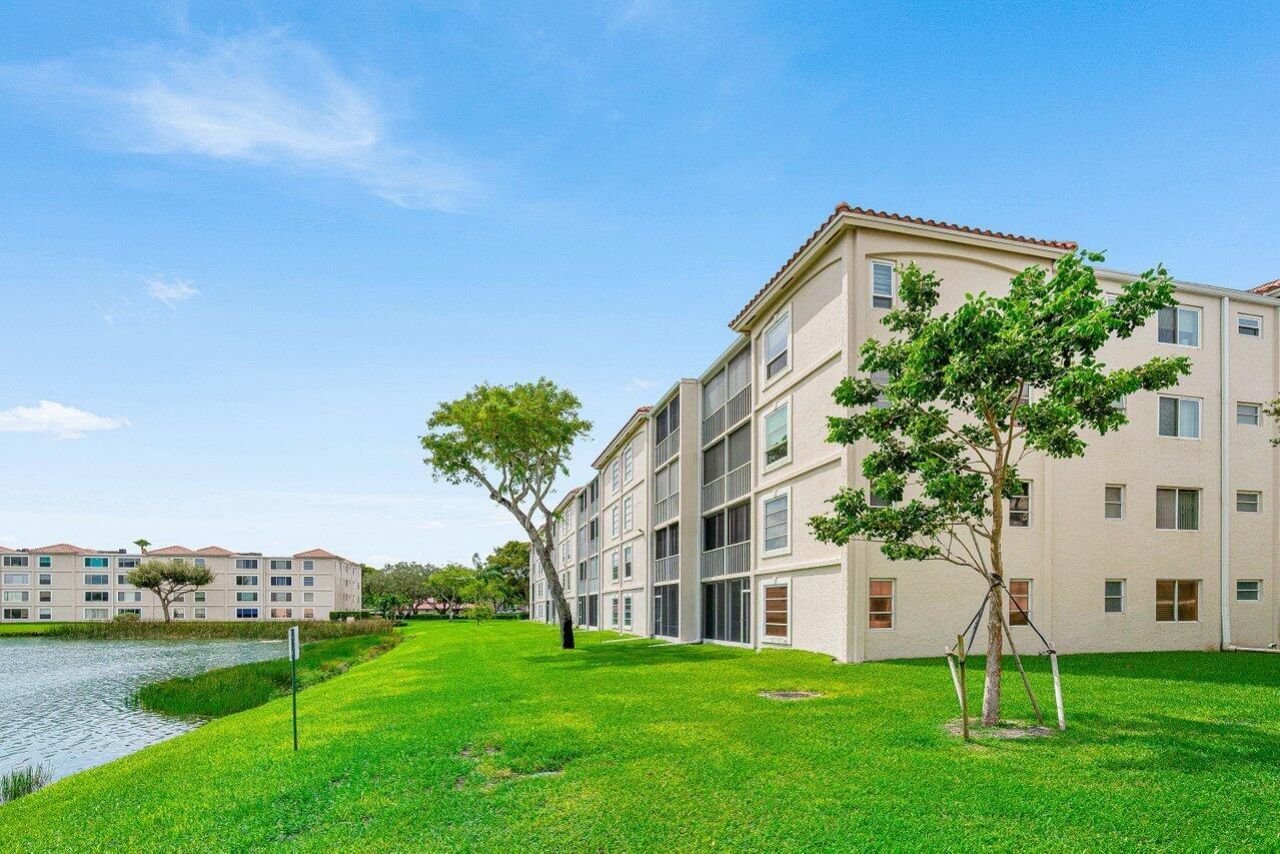 6112 Huntwick Terrace, Unit 102, Delray Beach, FL 33484 Photo