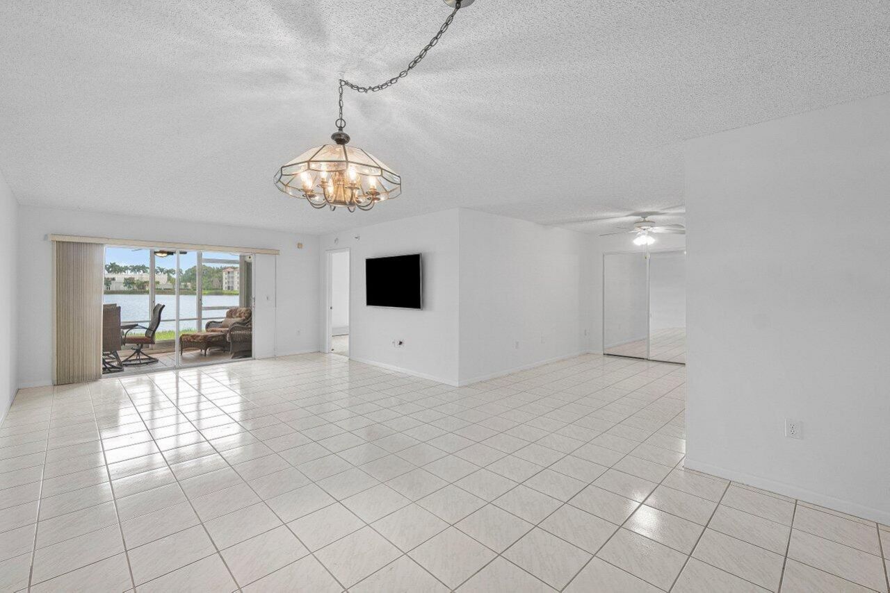 6112 Huntwick Terrace, Unit 102, Delray Beach, FL 33484 Photo