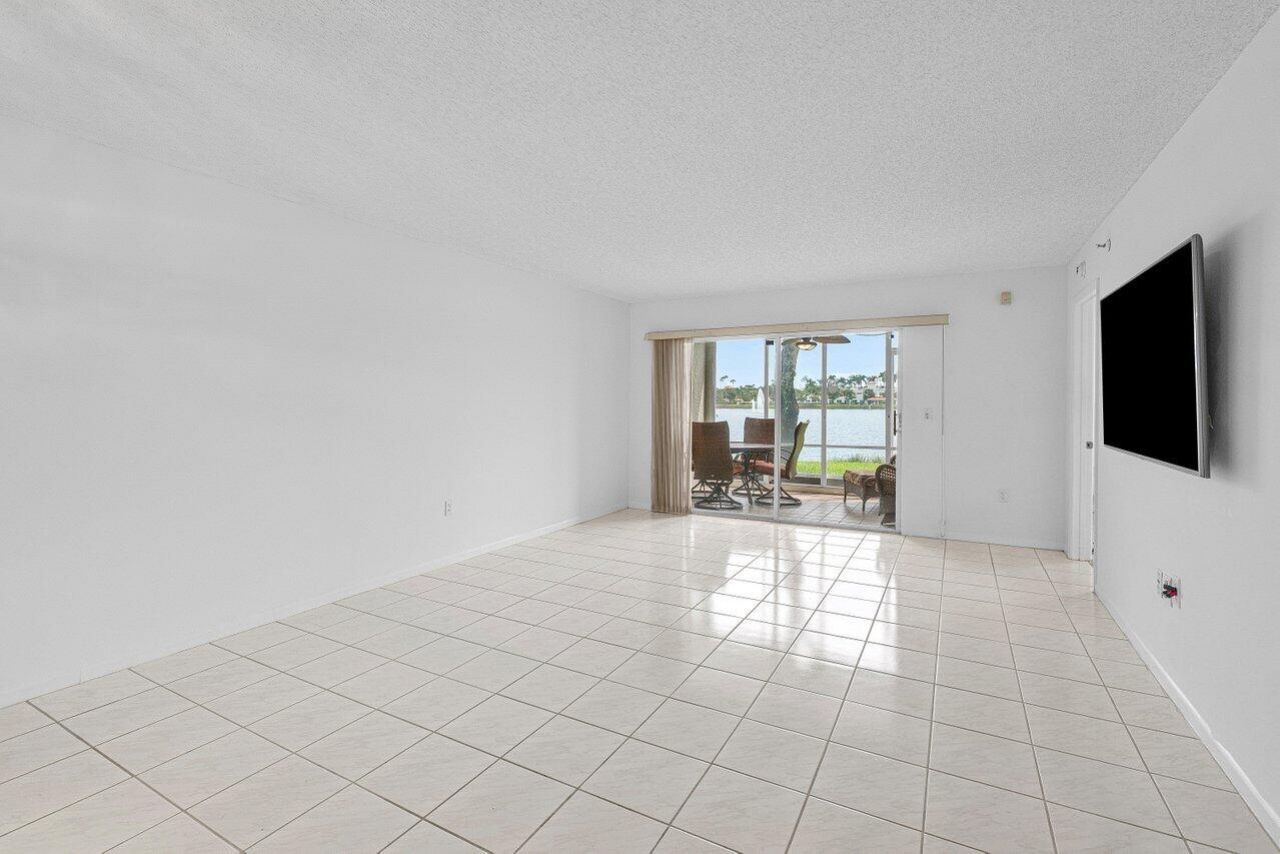 6112 Huntwick Terrace, Unit 102, Delray Beach, FL 33484 Photo