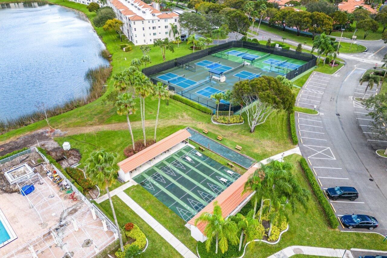 6112 Huntwick Terrace, Unit 102, Delray Beach, FL 33484 Photo