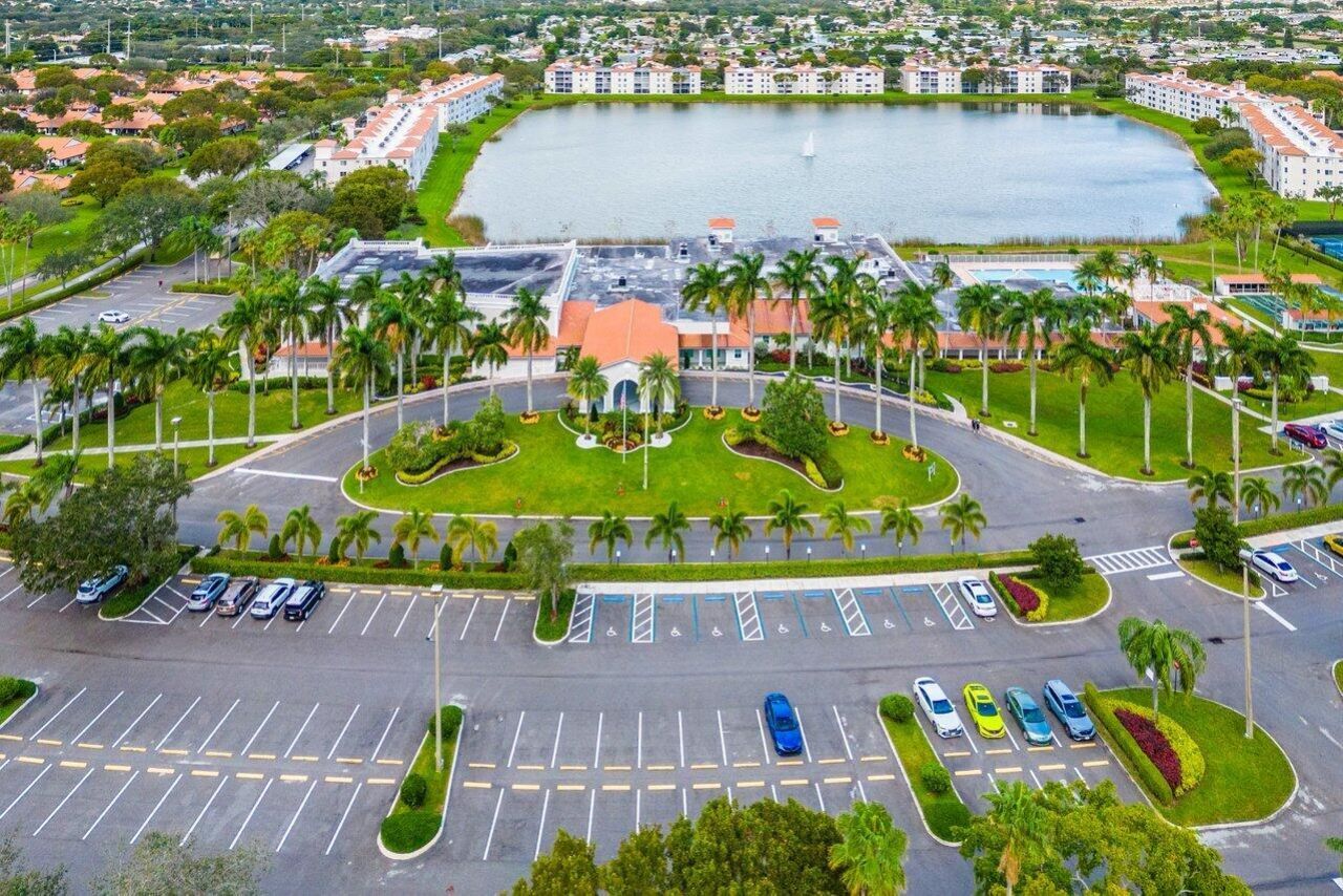 6112 Huntwick Terrace, Unit 102, Delray Beach, FL 33484 Photo