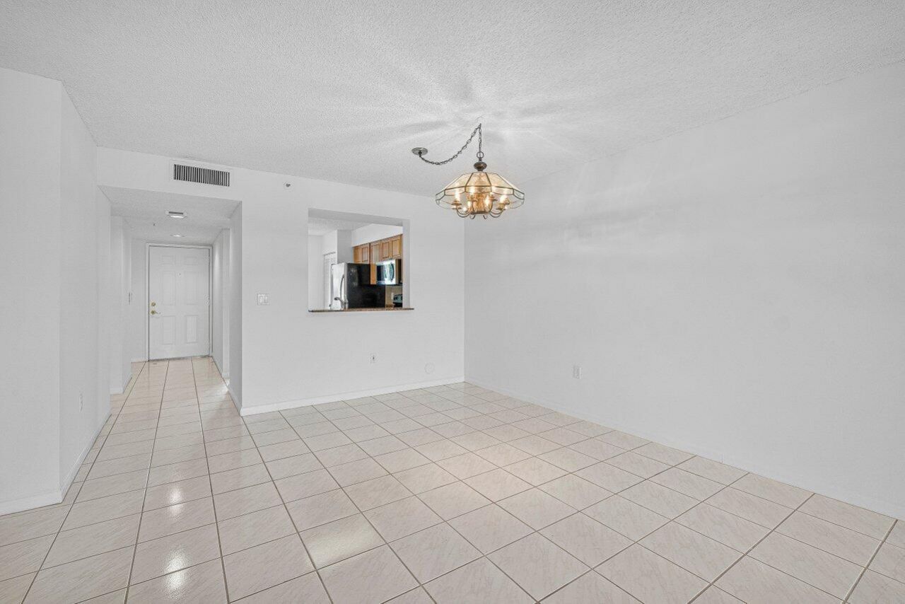 6112 Huntwick Terrace, Unit 102, Delray Beach, FL 33484 Photo
