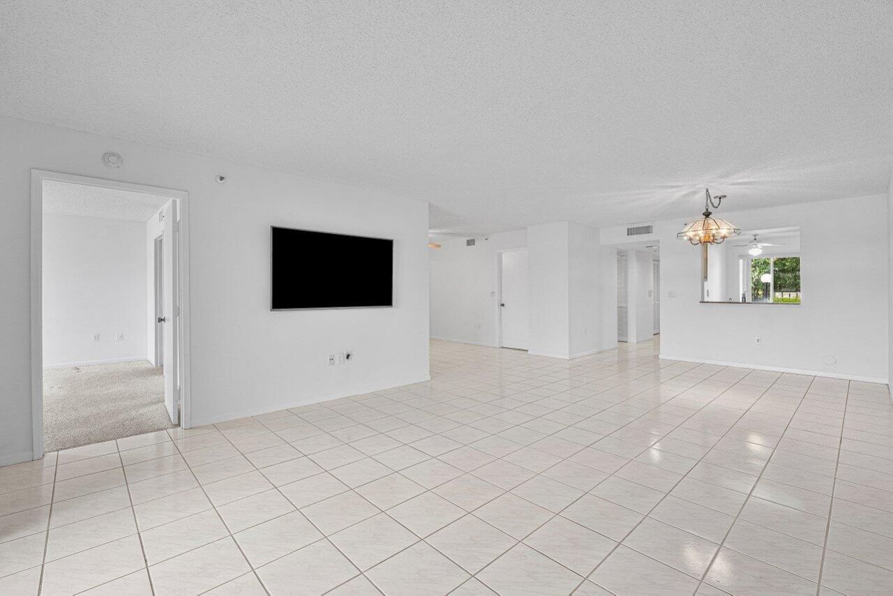 6112 Huntwick Terrace, Unit 102, Delray Beach, FL 33484 Photo