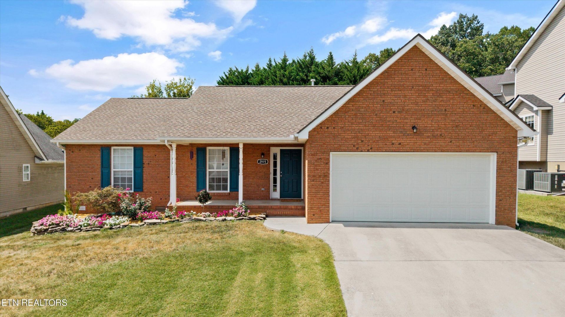 2915 Sunlit Terrace Rd, Knoxville, TN 37938 Main Photo