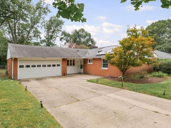1407 W John Street , Champaign, IL 61821