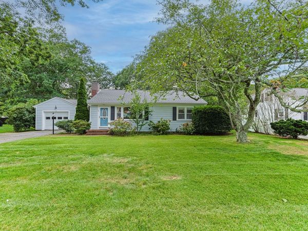 54 Lucerne Ave, Falmouth, MA 02540