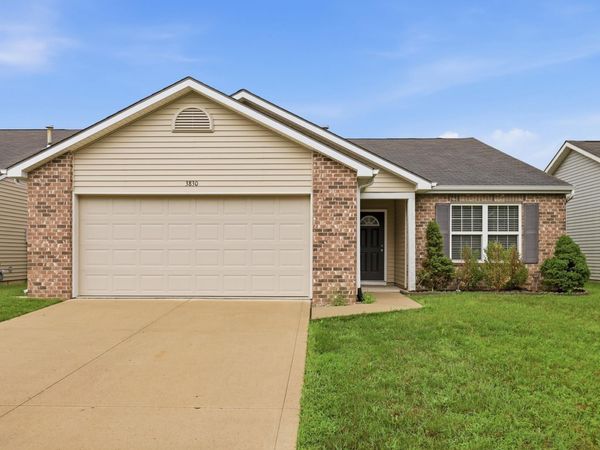 3830 Stanton Hall Parkway, Fort Wayne, IN 46815